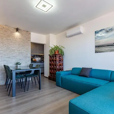 7th Heaven 2br With Balcony Апартаменти